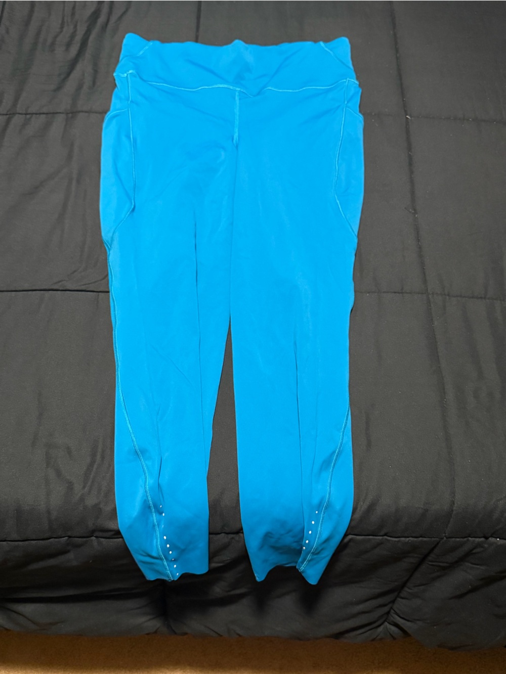 Women’s Lululemon Teal Blue Athletic Leggings with Rhinestone Detail